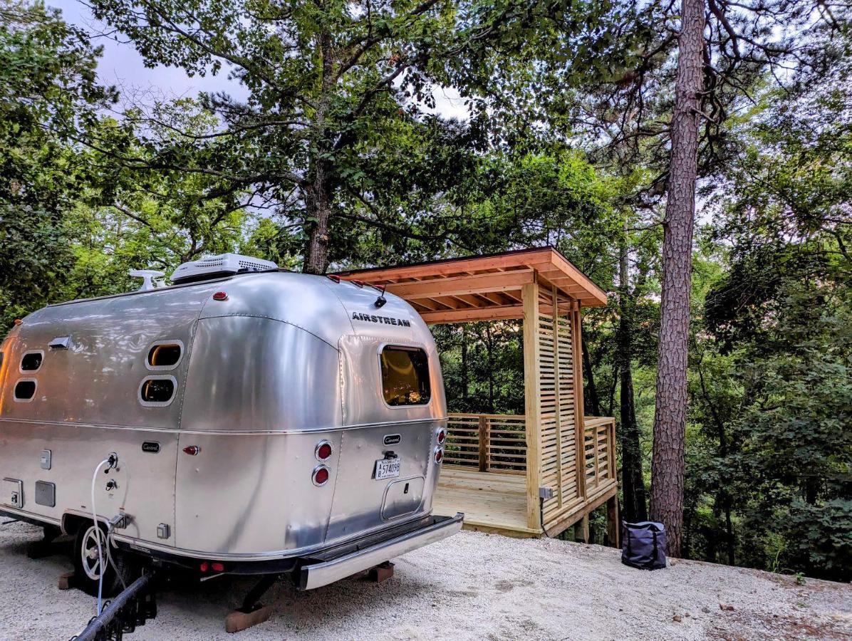 Hotel Airstream Caravel 2020 Loblolly Pines Adventure Camp Eureka Springs Exteriér fotografie